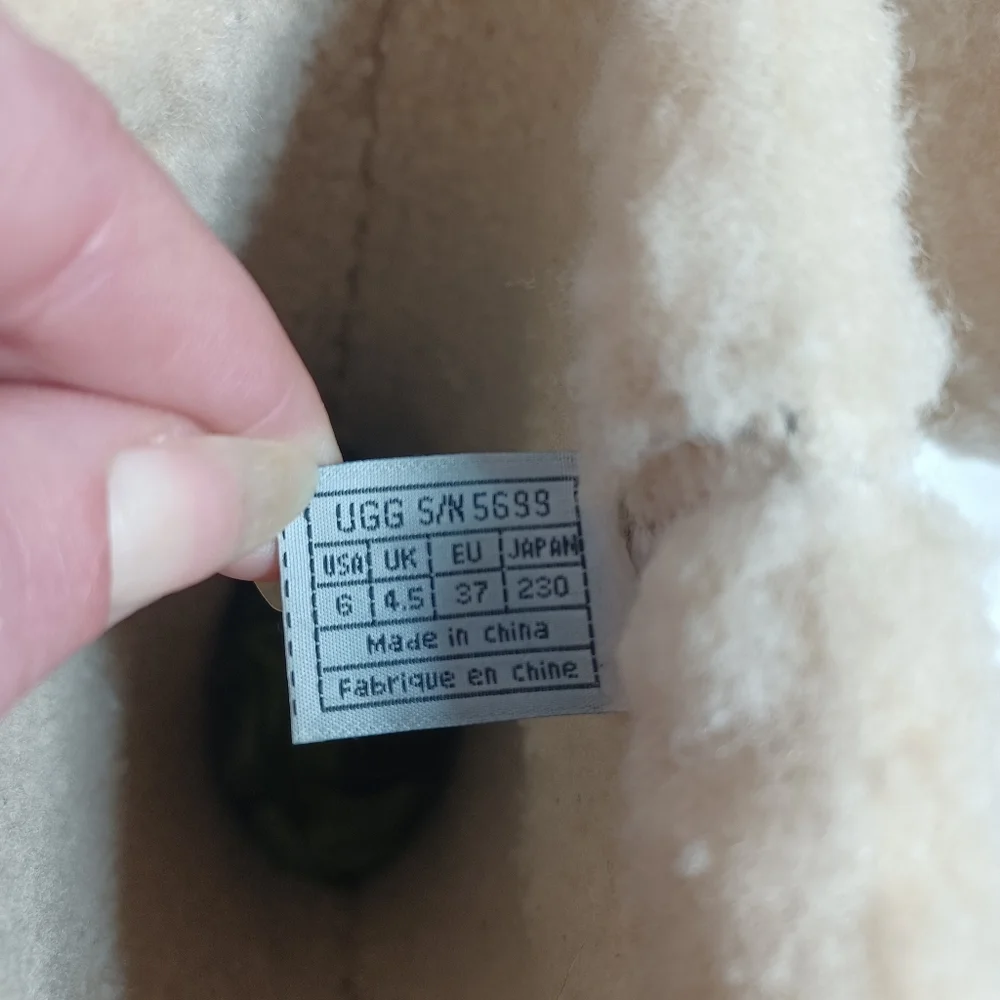 Ugg Australia Rare Snow Boots Silver Women's Size 6